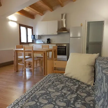 Cal Vallverdu 2d דירה